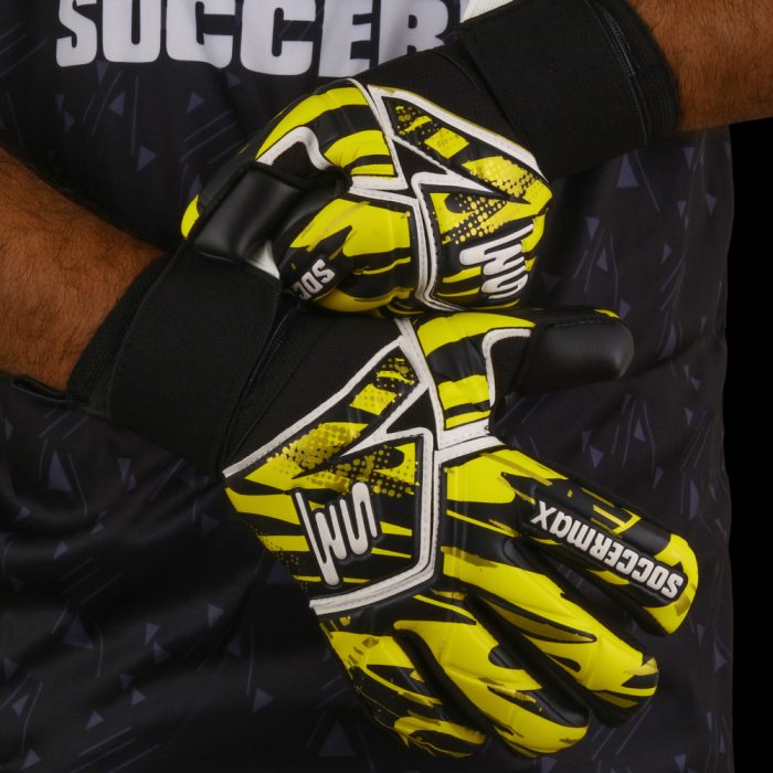 Goalie gloves soccer