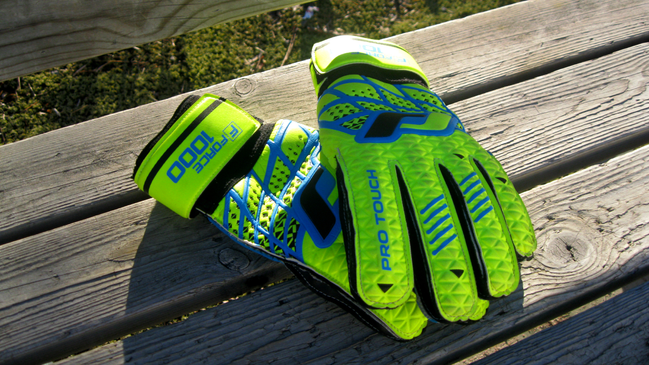 goalkeeper gloves